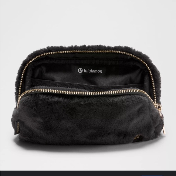 lululemon athletica Handbags - Lululemon everywhere belt bag puff fleece BNWT!